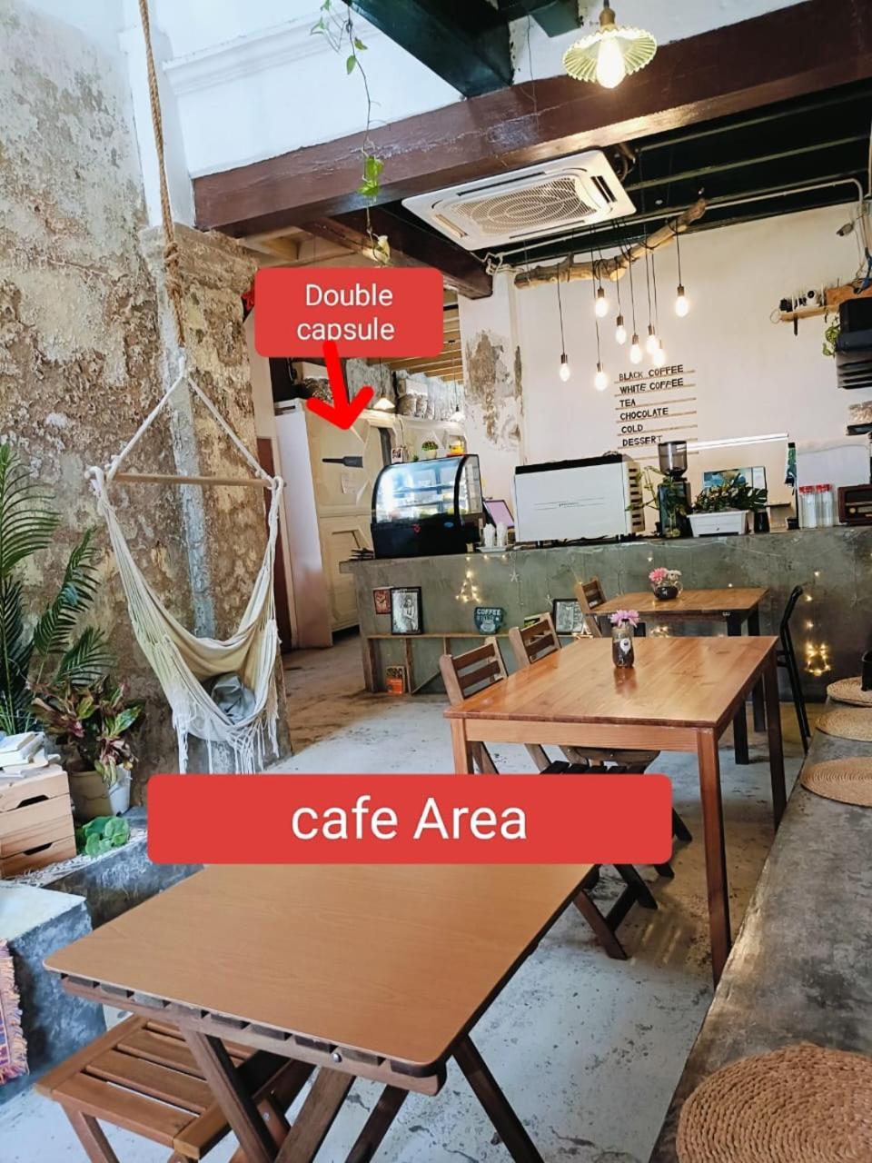 Vspace Guesthouse Capsule & Cafe Malacca Eksteriør bilde
